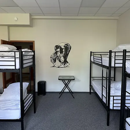 Mololo Art אכסניה